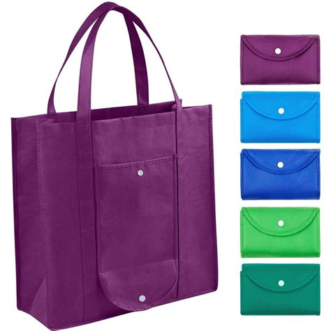 foldable shopping bags in pouch.